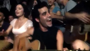 שידורי המהפכה: מחאה ובידור משתלבים בשדרות רוטשילד