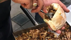 "הסיחים התרוקנו": טעמנו את השווארמה החדשה שכולם מדברים עליה