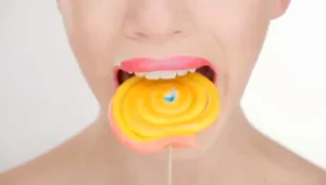 צפו: פרסומת סקסית לשומרי משקל