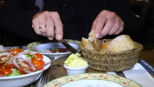 עינוי או עינוג? • ניב גלבוע ב"מרתף היין"