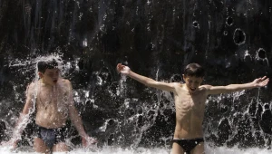 במקום טורקיה: רומניה, כרתים והמלדיביים