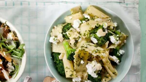 קרעי פסטה עם ברוקולי ופסטו