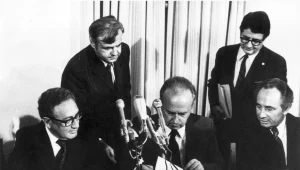 בלעדי ל-nana10: הפרוטוקולים המלאים של דיוני אנטבה