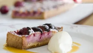 מתכון לטארט שזיפים עם קרם שקדים