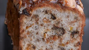 מתכון לעוגה בחושה עם פירות יבשים של דודו אוטמזגין