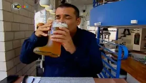 אוהבים נקניקיות? ניב גלבוע במסעדת באיירן