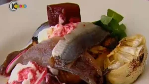 הליכה לקיסריה • ניב גלבוע מבקר במסעדת הלנה