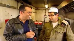 ניב גלבוע עולה על מדים