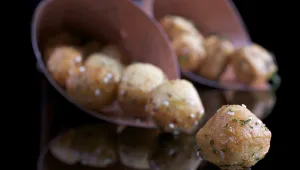 לשם שינוי • מתכון לסופגניות חריפות-מלוחות