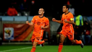 הולנד העפילה לגמר המונדיאל עם 2:3 על אורוגוואי