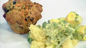 מתכון למאפינס פטריות עם סלט אבוקדו