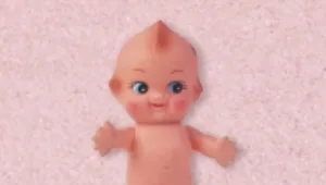 מהו הצעצוע האהוב על הילדים היום ולפני 100 שנה?