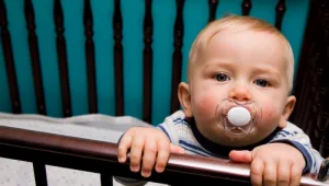 כיצד גומלים את הילדים ממוצצים וחיתולים?