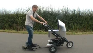 צפו: עגלת תינוק שמגיעה למהירות 80 קמ"ש