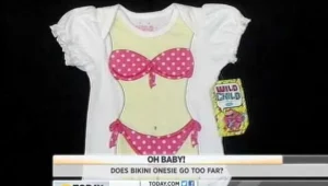 בייבי ביקיני: בגד גוף משעשע או מזעזע?