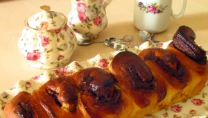 מתכון לעוגת שמרים פרווה במילוי שוקולד