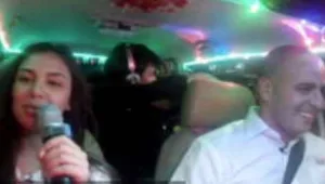 על כביש החוף: אוטובוס הקריוקי של "אגד" יעביר לכם את הנסיעה עם שירים והפעלות