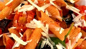 מתכון לפסטה עם חצילים ועגבניות