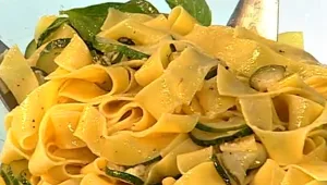 מתכון לפסטה עם קישואים