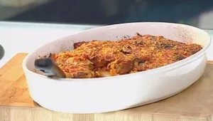 מאפה חצילים מטוגנים עם רוטב עגבניות