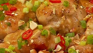 מתכון לשוקי עוף ברוטב חמאת בוטנים