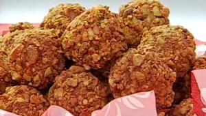 מתכון לכדורי עוף בציפוי פיסטוקים