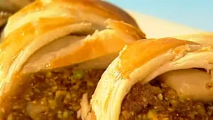 מתכון לבצק עלים במילוי פיסטוקים ותמרים