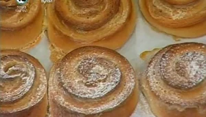 מתכון לשושני שמרים עם קצף ביצים וריבה