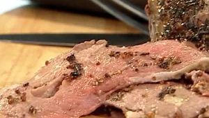 מתכון לשוק טלה צלויה עם עשבי תיבול