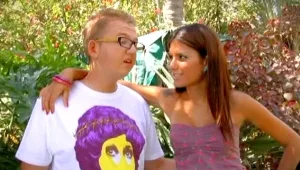 מי היפה ומי החנון?