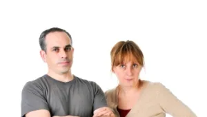 אורלי וגיא: ההורים ששונאים לגדל את ילדיהם