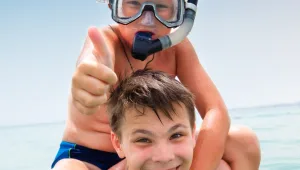 אורלי וגיא: ההורים נגד כמות החופשים לילדים