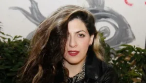 הכירו את הישראלית שעושה מוזיקה מהאייפון שלה