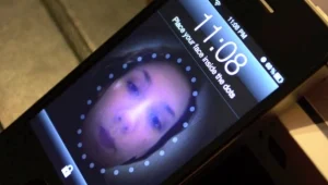 אפליקציה: ביטול נעילה באמצעות זיהוי פנים