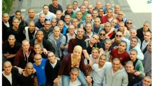 התלמידה שחבריה גילחו ראשם למענה: "זה לא נקלט אי אפשר לעכל את זה"