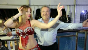 רקדנית הבטן שמסעירה את מצרים