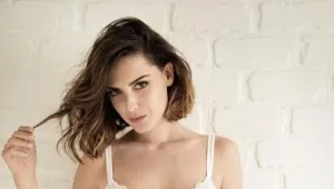 תצוגת האופנה הלוהטת בביצה המקומית: איזה לנז'רי תלבשו בקיץ?