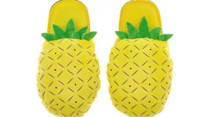 להתכרבל בתוכן בסופה: 12 נעלי בית מגניבות ומפנקות