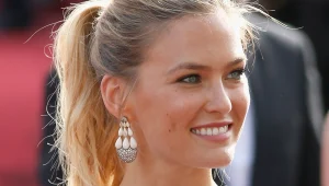 משעממת: בר רפאלי לובשת סדין של גיל הזהב