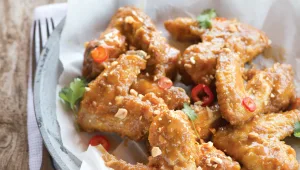 מתכון לכנפיים ברוטב חמאת בוטנים