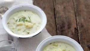 מתכון למרק תפוחי אדמה עם כרובית וכרישה