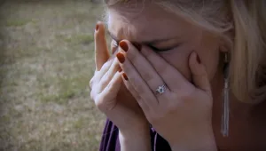 פרק 2: "היא מגעילה" היפות מתכסחות