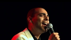 חי ב-LA LA לנד 2: שיר שר את Someone like you