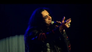 חי ב-LA LA לנד 2: זולטא שר Bridge over troubled water