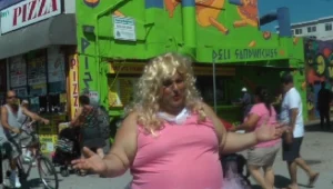 חי ב-LA LA לנד 2: ניסים בשמלה