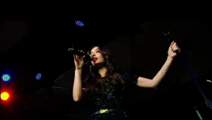 חי ב-LA LA לנד 2: מאיה שרה וויטני יוסטון