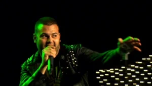 חי ב-LA LA לנד 2: סאז שר My Mic Is My Weapon