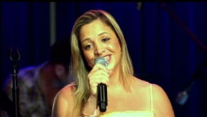 חי ב-LA LA לנד 2: ליאת בנאי  The end of the world