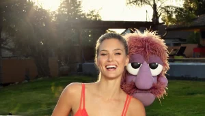 לפני שייגמר: 10 שמלות שידגישו את שיזוף הקיץ