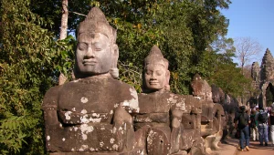פעם בחיים: מסתורי הפלאות של קמבודיה